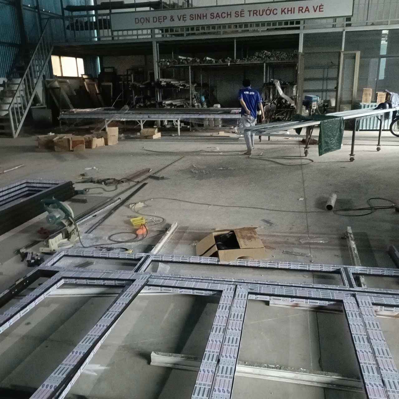 CỬA CÔNG TRÌNH ANH NĂM